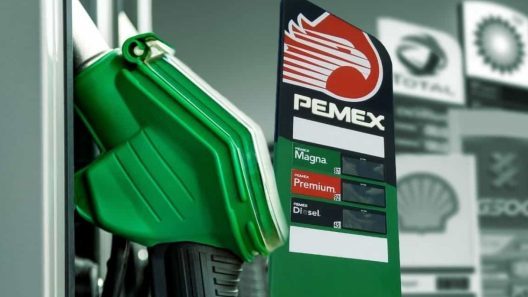 México frena envíos de petróleo a Cuba justo cuando más lo necesita