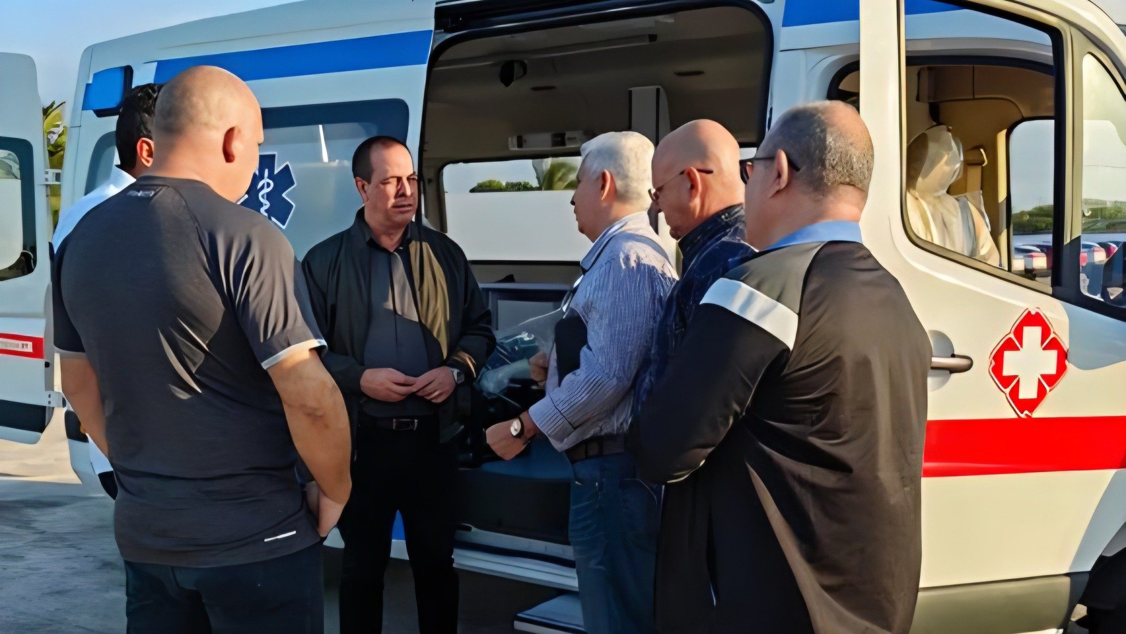 Cuba incorpora 50 ambulancias al sistema de emergencias en plena crisis del transporte