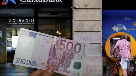 ¿Qué está pasando con el envío de dinero a Cuba? Beneficiarios alertan sobre largas colas y demoras para recibir divisas