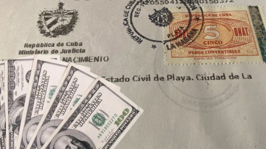 ¿Más trámites legales en Cuba se cobrarán en divisas?