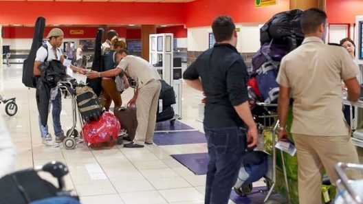 Aduana y MININT refuerzan controles antidrogas en el Aeropuerto José Martí de La Habana