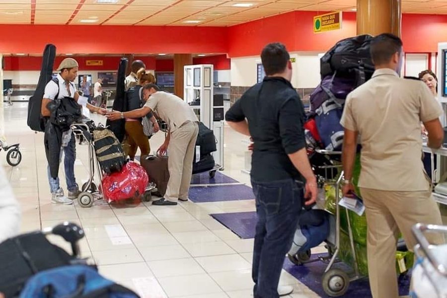 Aduana y MININT refuerzan controles antidrogas en el Aeropuerto José Martí de La Habana