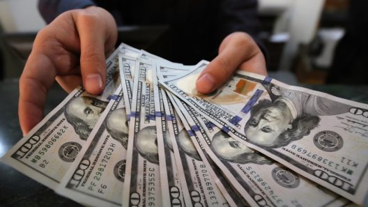 Aumento considerable del dólar hoy en Cuba: sube la referencia oficial y el mercado informal vuelve a reaccionar
