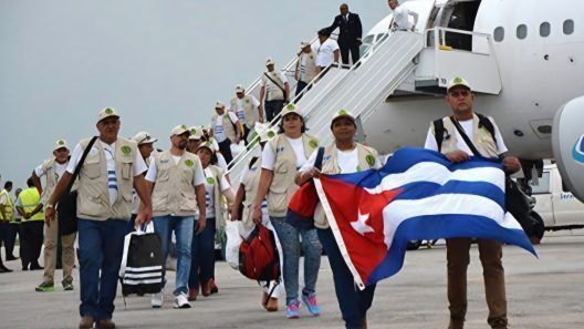 Menos divisas: más países rompen acuerdos de misiones médicas con Cuba