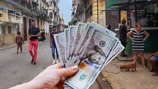 Gran aumento del dólar y el euro según la tasa oficial de cambio hoy en Cuba