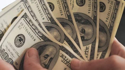 Sigue el aumento de las principales divisas en Cuba: precio del dólar, el euro y la MLC