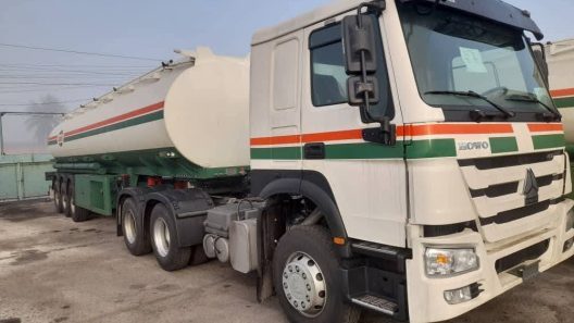 Mipymes en Cuba estarían gestionando importación de combustible en medio de silencio oficial