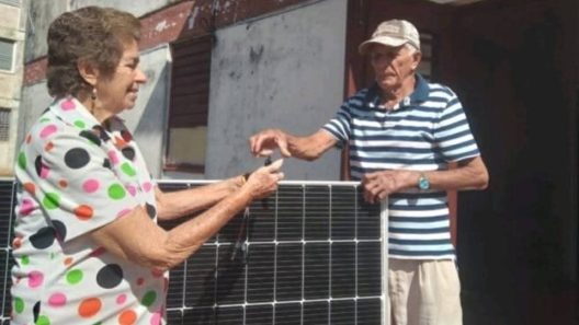Precio de kits solares en Cuba: módulo de 800 W cuesta 75 200 pesos