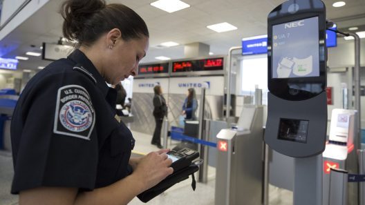 Estados Unidos confirma nuevo control de Aduanas para viajeros con exención de visa ESTA