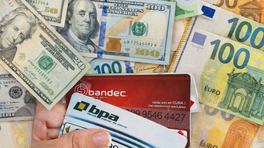 ¿Más pesos cubanos por cada dólar o euro? Análisis de la «nueva» tasa de cambio para envíos a tarjetas CUP