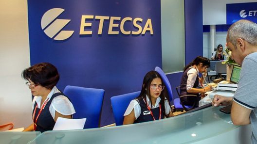 Cambios en oficinas y líneas telefónicas de Etecsa en Cuba