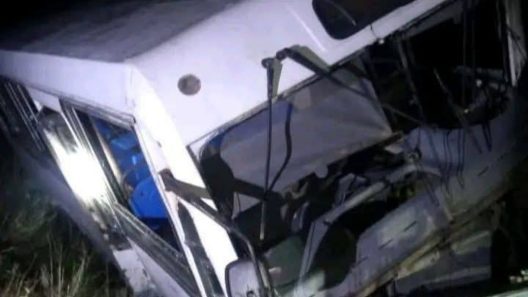 Accidente masivo en Camagüey: vuelca medibus con embarazadas y menores