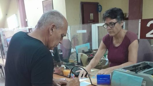 Bancos cubanos informan sobre nuevo mecanismo para la venta de divisas