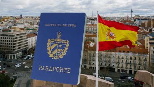 Cubanos con ciudadanía podrán viajar a España con este programa financiado