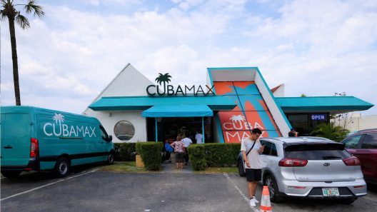 Cubamax suspende envíos de productos congelados por la crisis de combustible en Cuba