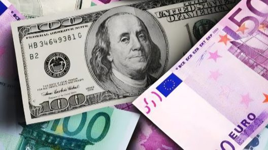 Tasa de cambio en Cuba hoy lunes: el euro se mantiene en 560 y el dólar en 500 en el mercado informal