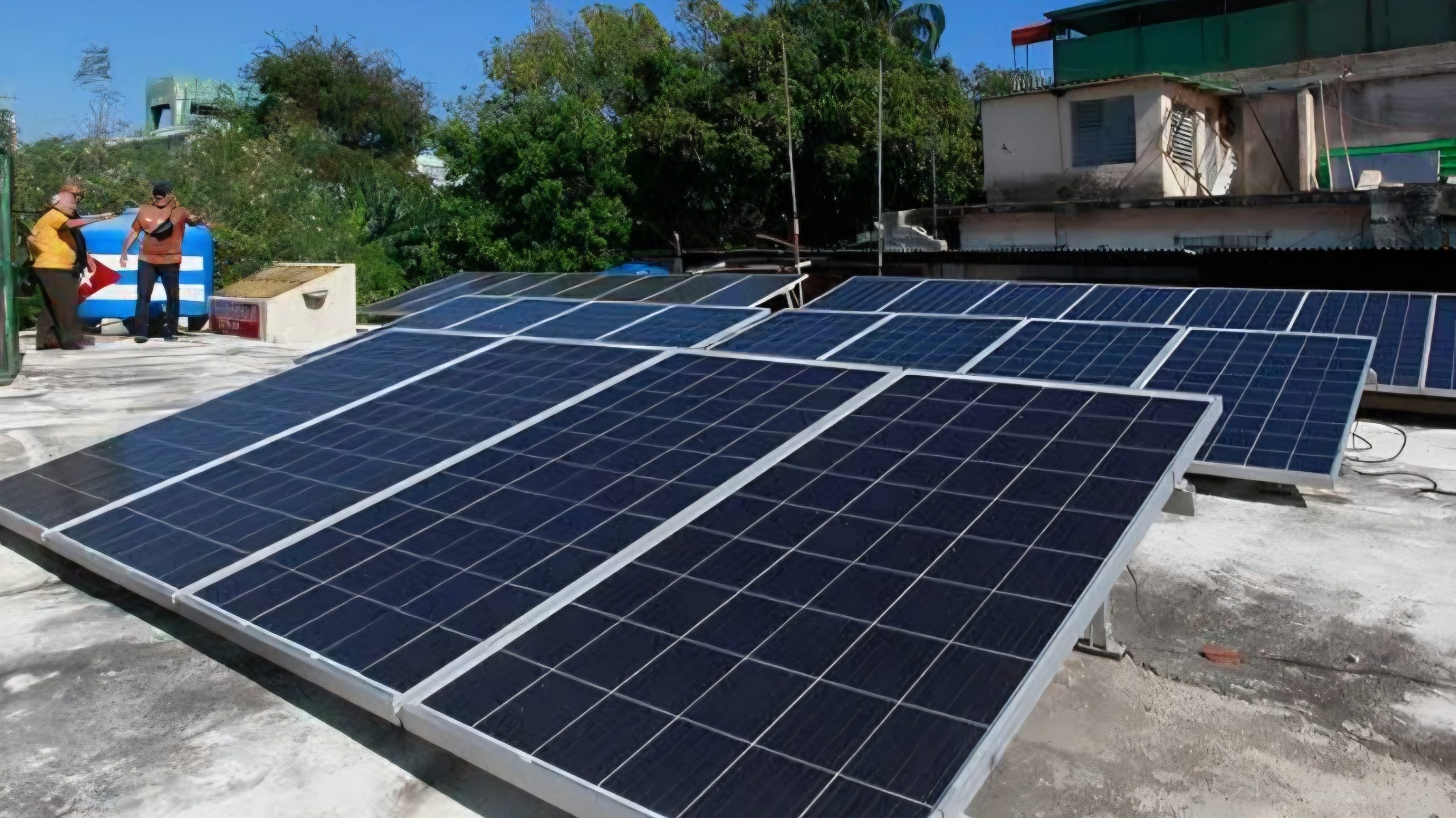 Paneles solares en Cuba superan los 75 mil pesos en plena crisis eléctrica