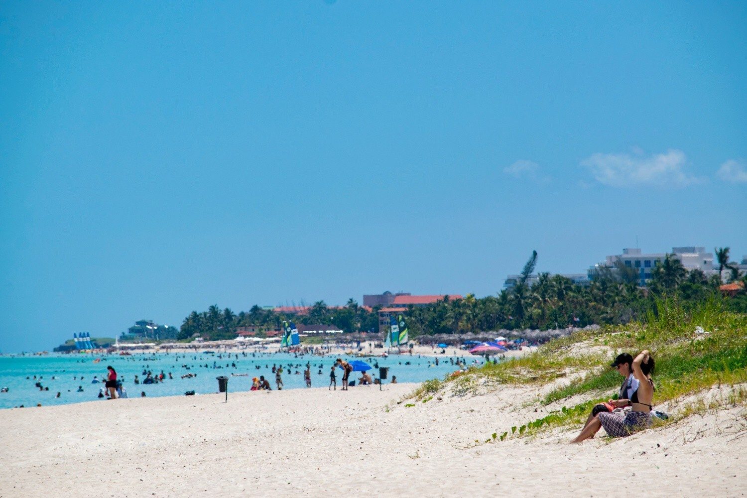 Turismo en Cuba “opera con normalidad”, pese a cambios en vuelos, según Havanatur