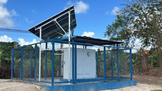 Directivo de inversiones de Etecsa revela plan para sostener Nauta Hogar con paneles solares