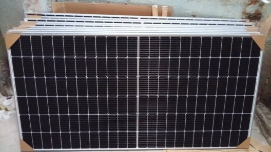 Cuba aprueba créditos para paneles solares, pero los precios y el interés ponen freno al acceso real