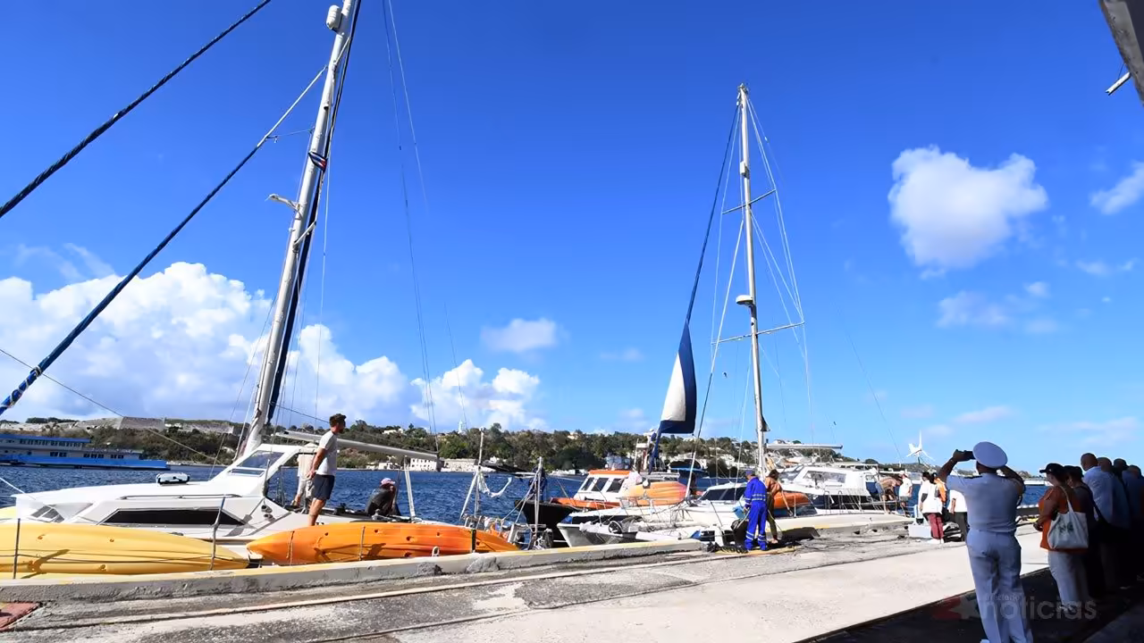 Llegan a La Habana los veleros del convoy Nuestra América tras días sin comunicación