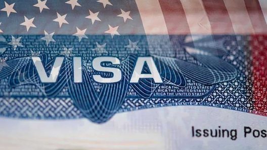 ¿Habrá que hablar inglés para la Lotería de Visas 2027? Lo que se sabe del nuevo ‘Bombo’