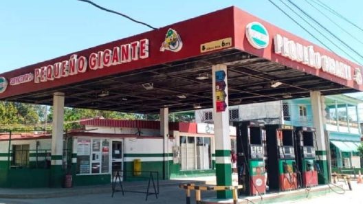 La realidad tras el anuncio: pocas mipymes cubanas pueden importar combustible