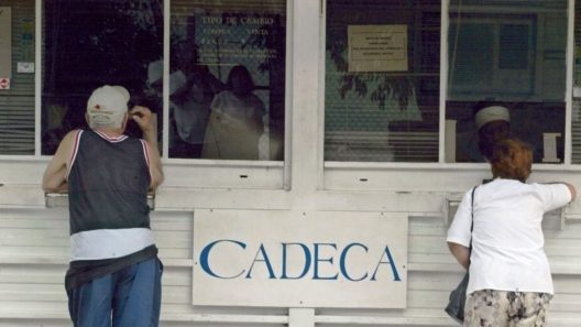 Aumentan operativos del Minint contra el mercado informal de divisas: incautan dinero, autos y equipos