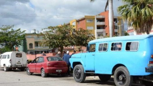 Drásticos recortes en el transporte público en Cuba, según el oficialismo