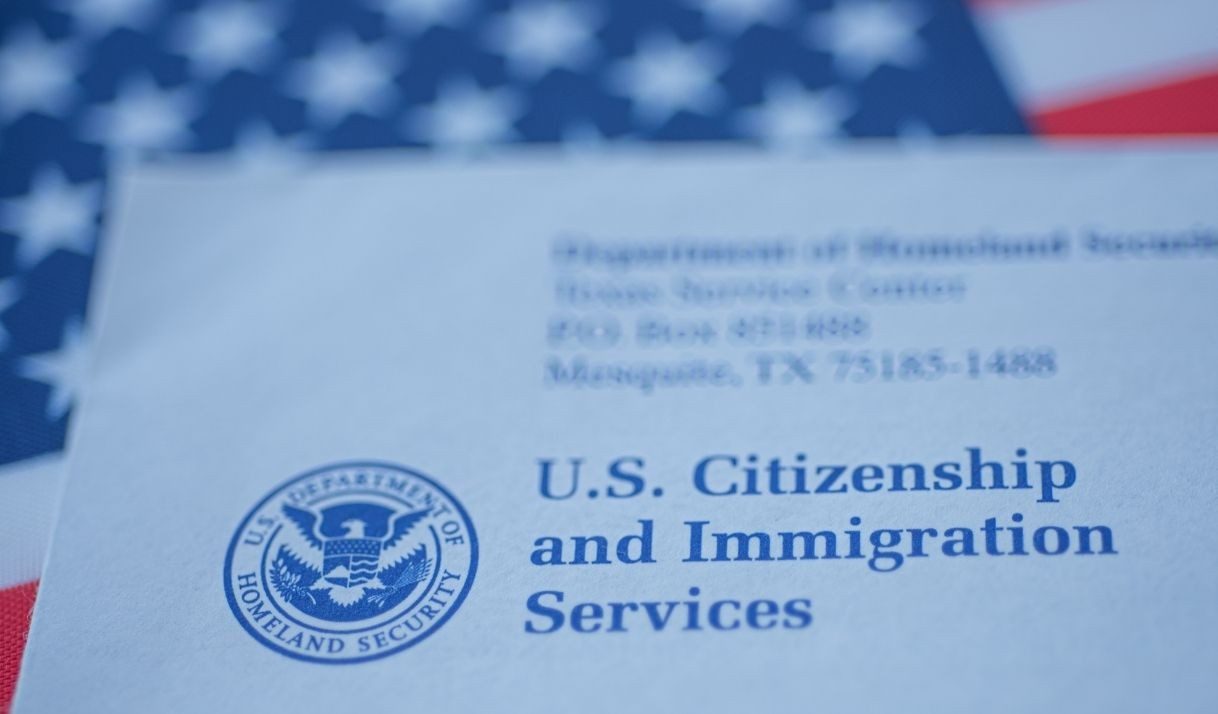 USCIS suspende tarifas migratorias en estos casos de asilo