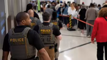 Estos son los aeropuertos donde hay agentes de ICE por estos días