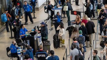 Persisten los atrasos en los vuelos en Estados Unidos. ¿Cuándo se normalizará?