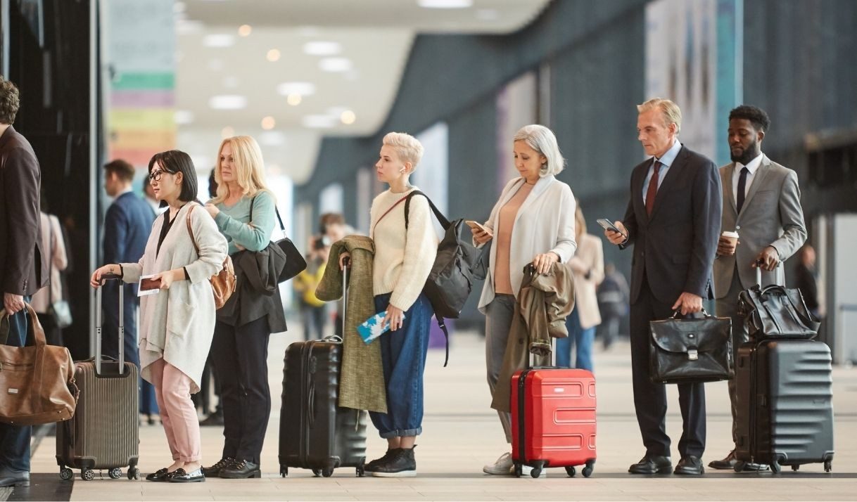 ICE no descarta prolongar su presencia en los aeropuertos de Estados Unidos