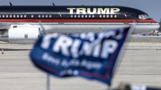 Florida renombra aeropuerto en honor a Trump y desata polémica