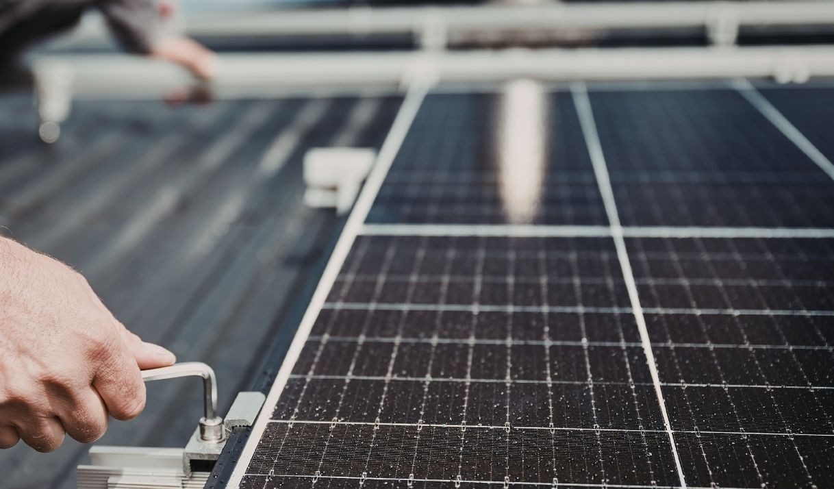 Ministro confirma que Cuba abrió la puerta al sector privado para vender electricidad