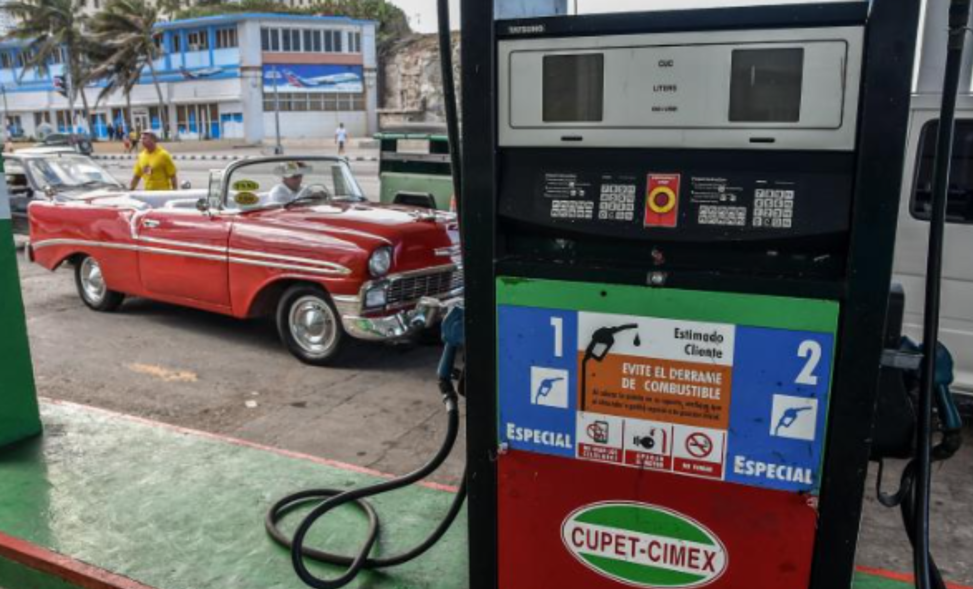 Lo que nadie te cuenta sobre rentar un carro en Cuba: la odisea de conseguir gasolina