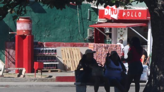 Apagones en Cuba: déficit eléctrico superará los 1800 MW en horario pico