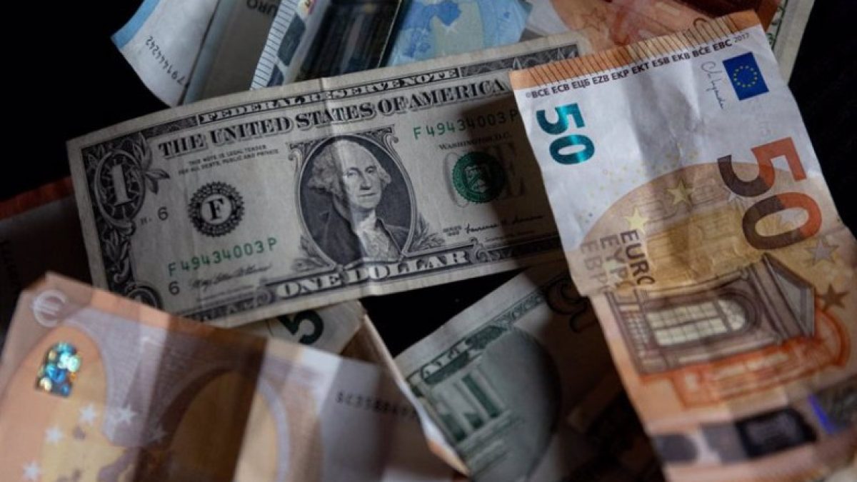 Dólar vuelve a caer en Cuba mientras el MLC se desploma en el mercado informal