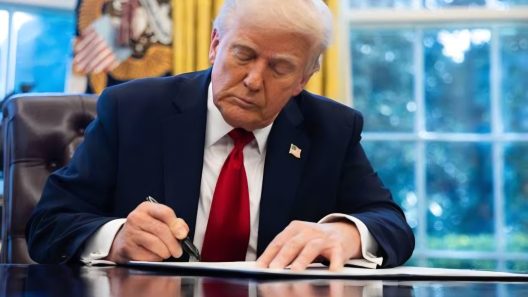 Giro en el bloqueo de Trump hacia Cuba: permitirá que cualquier país mande petróleo a la isla