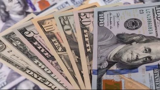 El dólar se mantiene alto en Cuba en un mercado marcado por la presión cambiaria