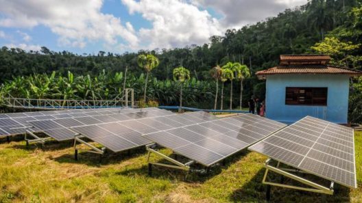 ¿Cómo proteger los paneles solares de robos? Cubano ofrece truco clave