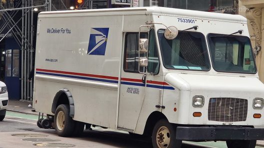 EE.UU. subirá el costo de enviar paquetes por el aumento del combustible