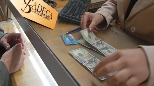 Ya comienzan los cobros de remesas en dólares en CADECA. Esto es lo que se sabe