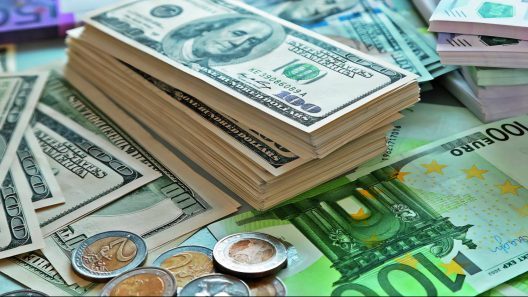 Suben el dólar y el euro en el mercado oficial de Cuba