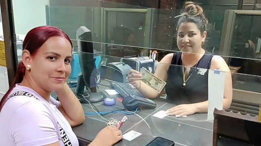 CADECA inicia entrega de remesas en efectivo en Villa Clara: así funciona el nuevo servicio