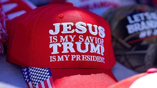 Asesora espiritual de Trump lo compara con Jesucristo y desata polémica