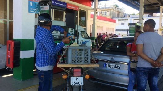 Ni el tanque se salva: ladrones perforan carros para robar gasolina en Cuba