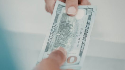 El dólar y el euro se disparan en Cuba: así está el mercado informal hoy