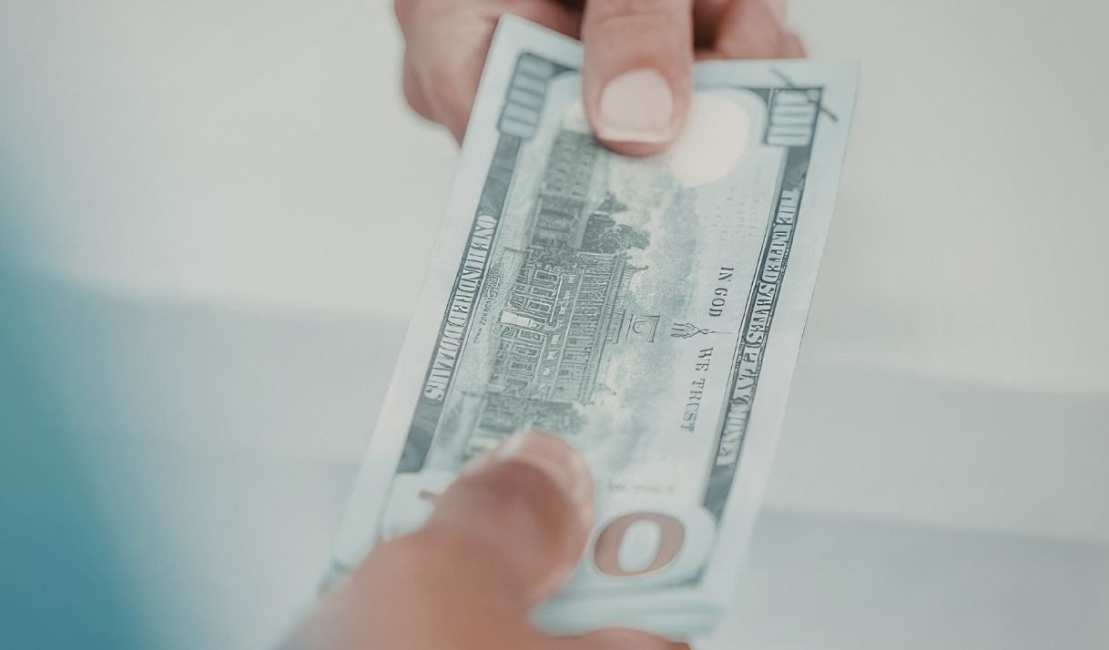 Dólar, euro y MLC en Cuba hoy: precios oficiales vs mercado informal