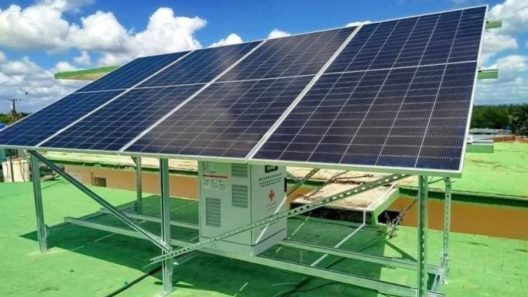 Gobierno de Colombia enviará paneles solares a Cuba